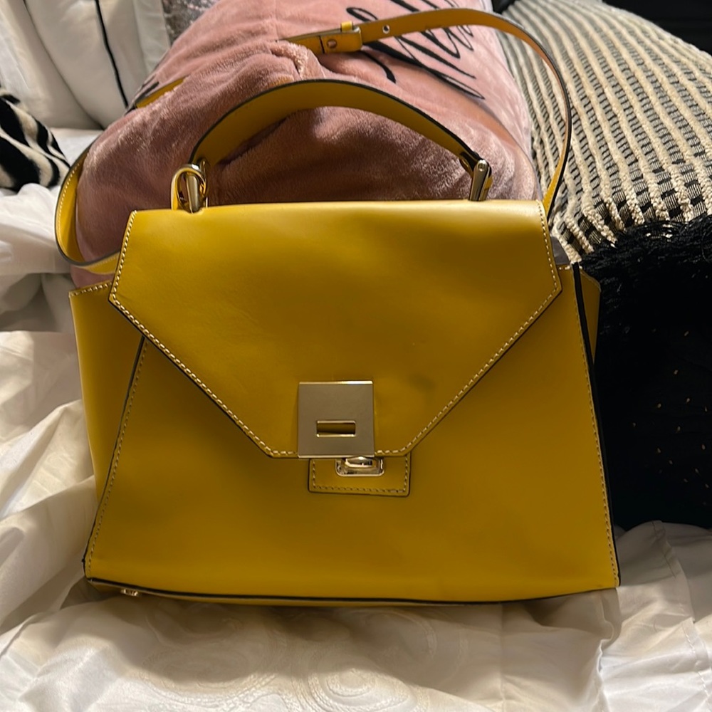 Crossbody purse